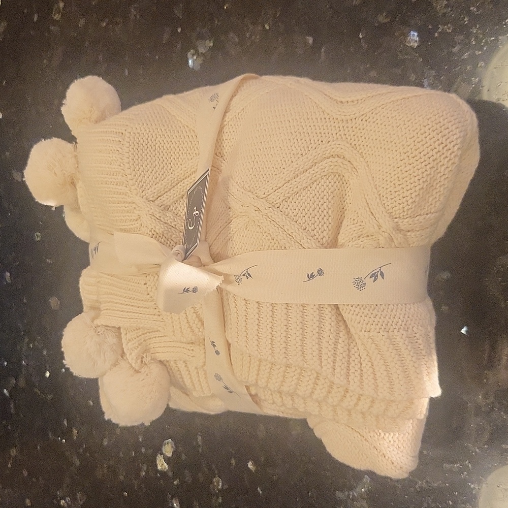 Linen Perch Luxury Boutique Cable Knit Baby Blanket